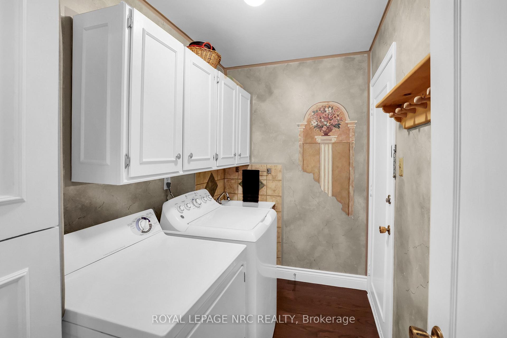 Photo 41 of 20 Glenashton Drive, Hamilton, Stoney Creek — HOMEH