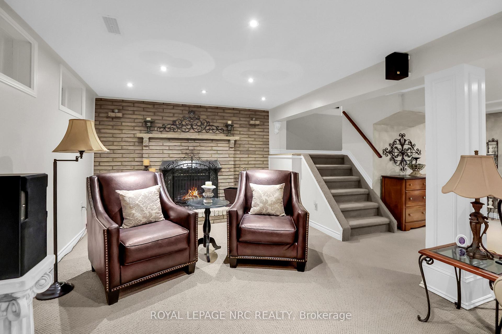 Photo 12 of 20 Glenashton Drive, Hamilton, Stoney Creek — HOMEH