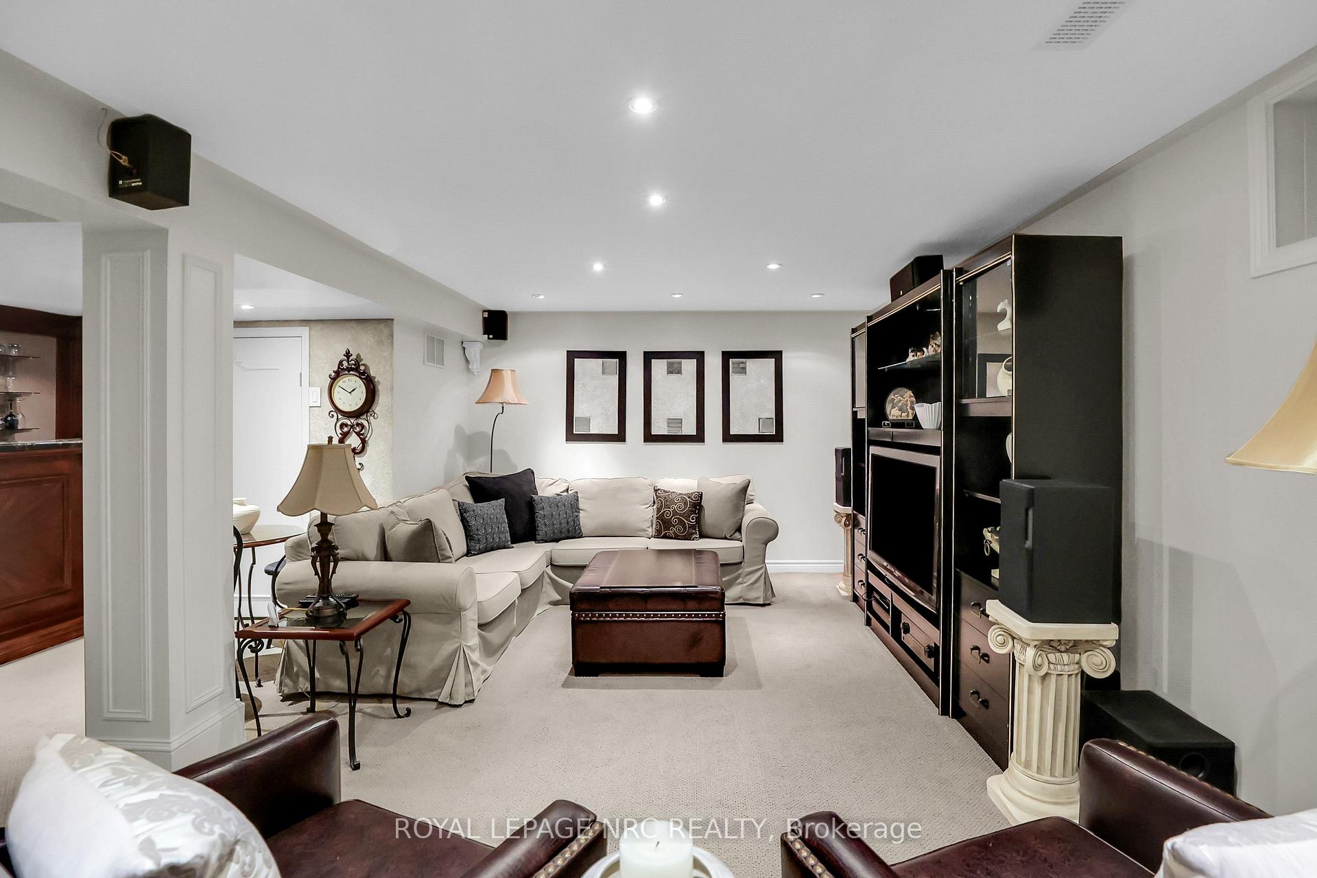 Photo 13 of 20 Glenashton Drive, Hamilton, Stoney Creek — HOMEH