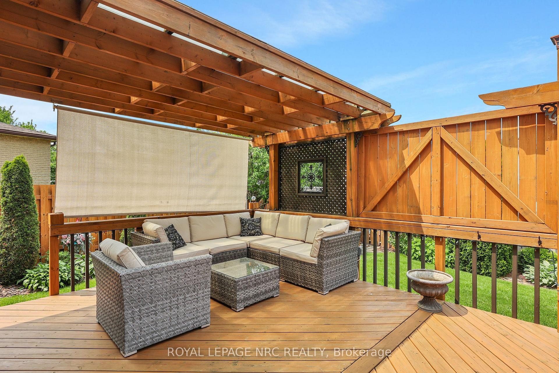 Photo 24 of 20 Glenashton Drive, Hamilton, Stoney Creek — HOMEH