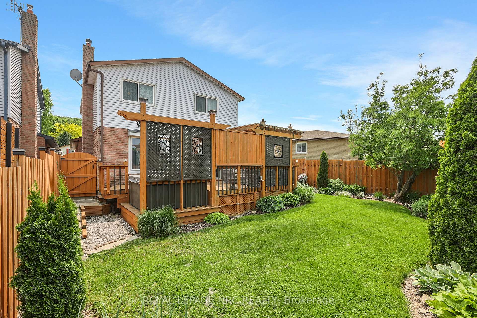 Photo 36 of 20 Glenashton Drive, Hamilton, Stoney Creek — HOMEH