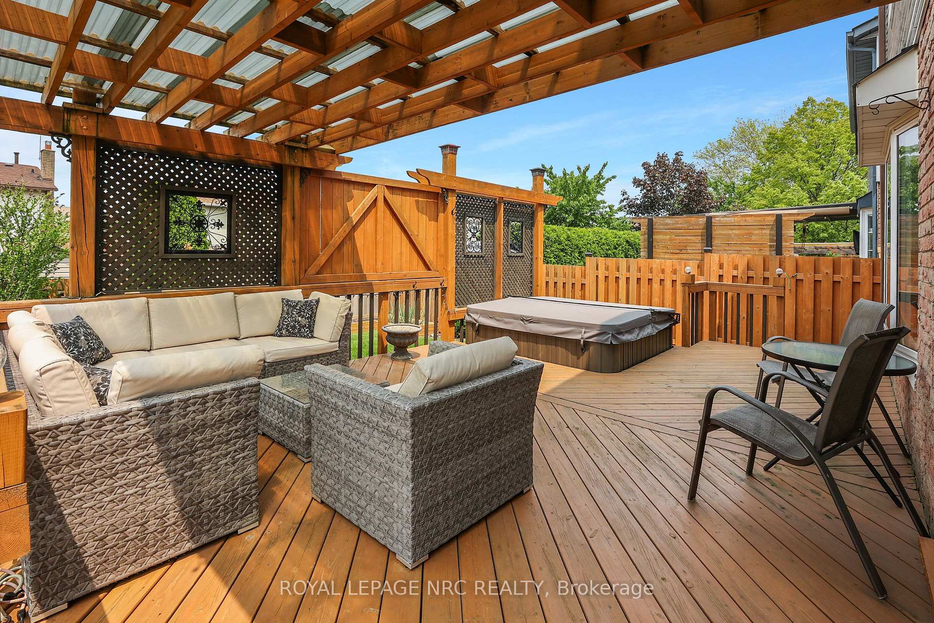 Photo 33 of 20 Glenashton Drive, Hamilton, Stoney Creek — HOMEH