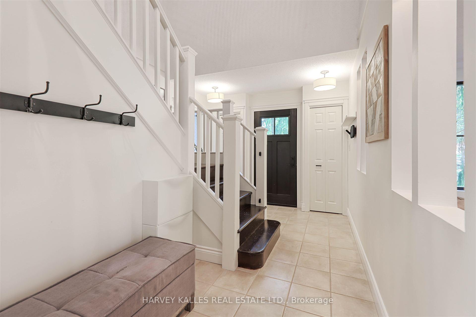 Photo 2 of 63 Inwood Crescent, Kitchener, Westmount - Kitchener — HOMEH