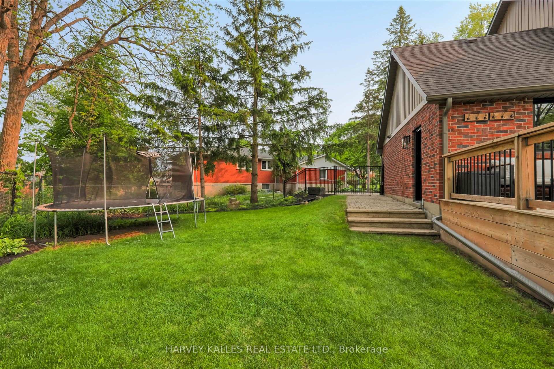 Photo 38 of 63 Inwood Crescent, Kitchener, Westmount - Kitchener — HOMEH
