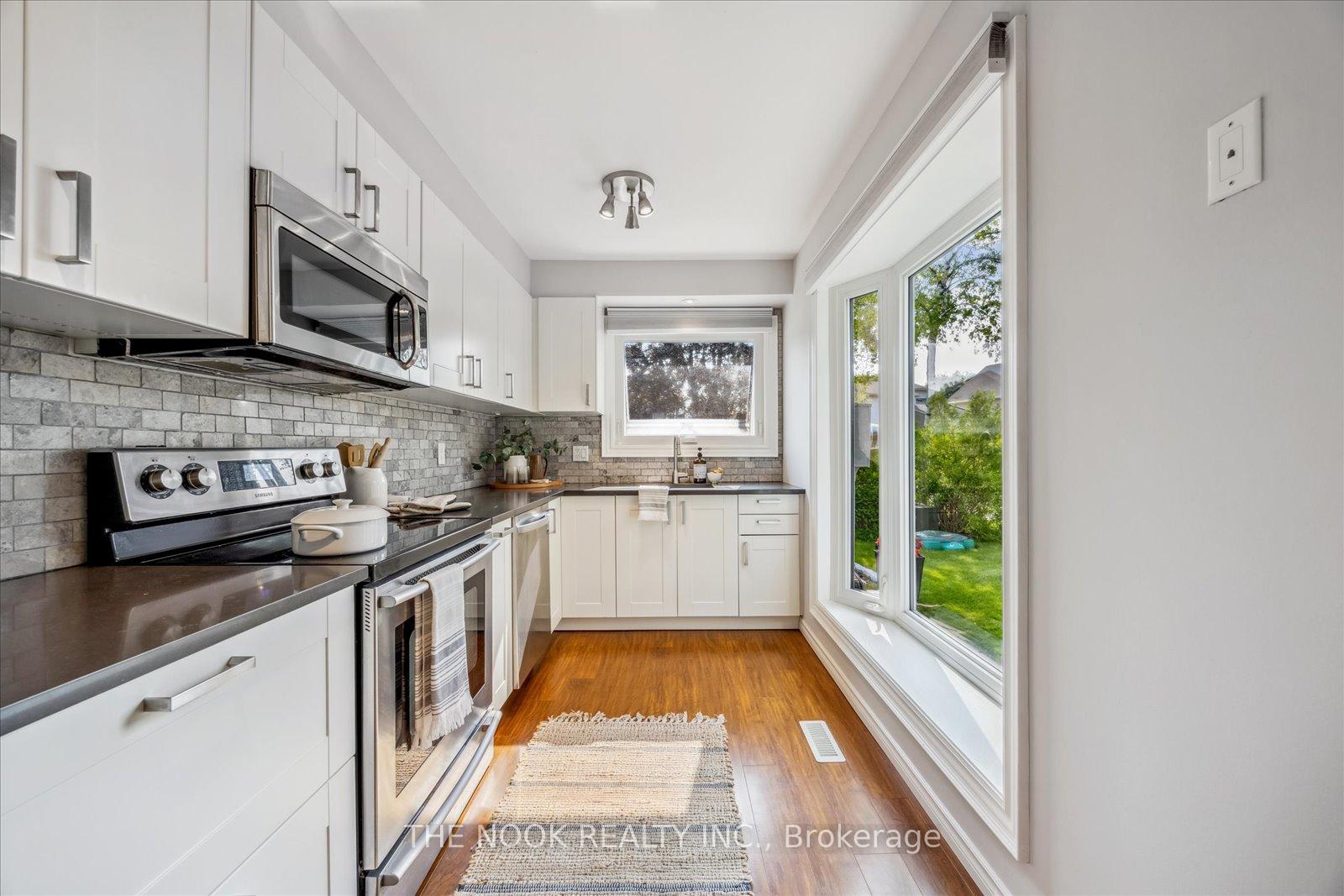Photo 5 of 27 Andrea Road, Ajax, South East — HOMEH