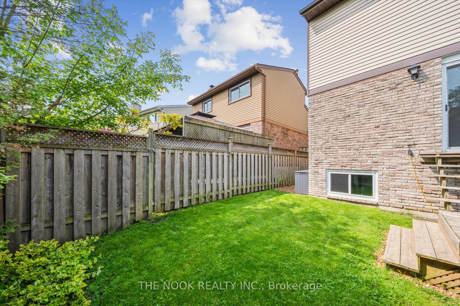 Photo 21 of 27 Andrea Road, Ajax, South East — HOMEH
