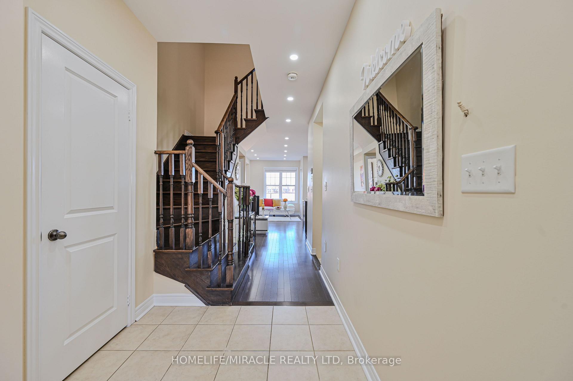 Photo 3 of 26 Hogan Manor Drive, Brampton, Brampton West — HOMEH