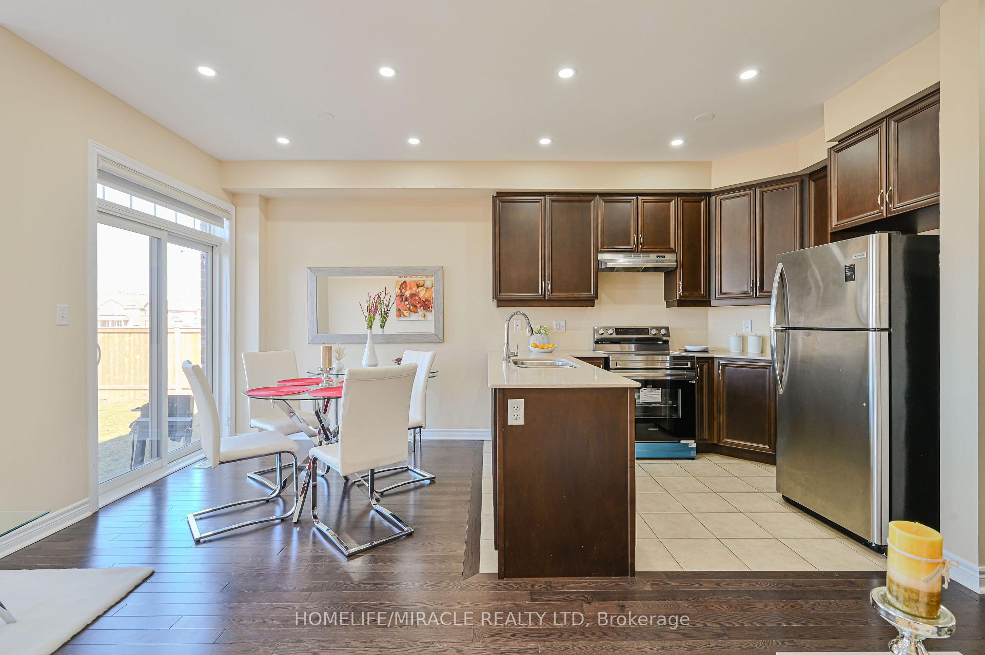 Photo 22 of 26 Hogan Manor Drive, Brampton, Brampton West — HOMEH