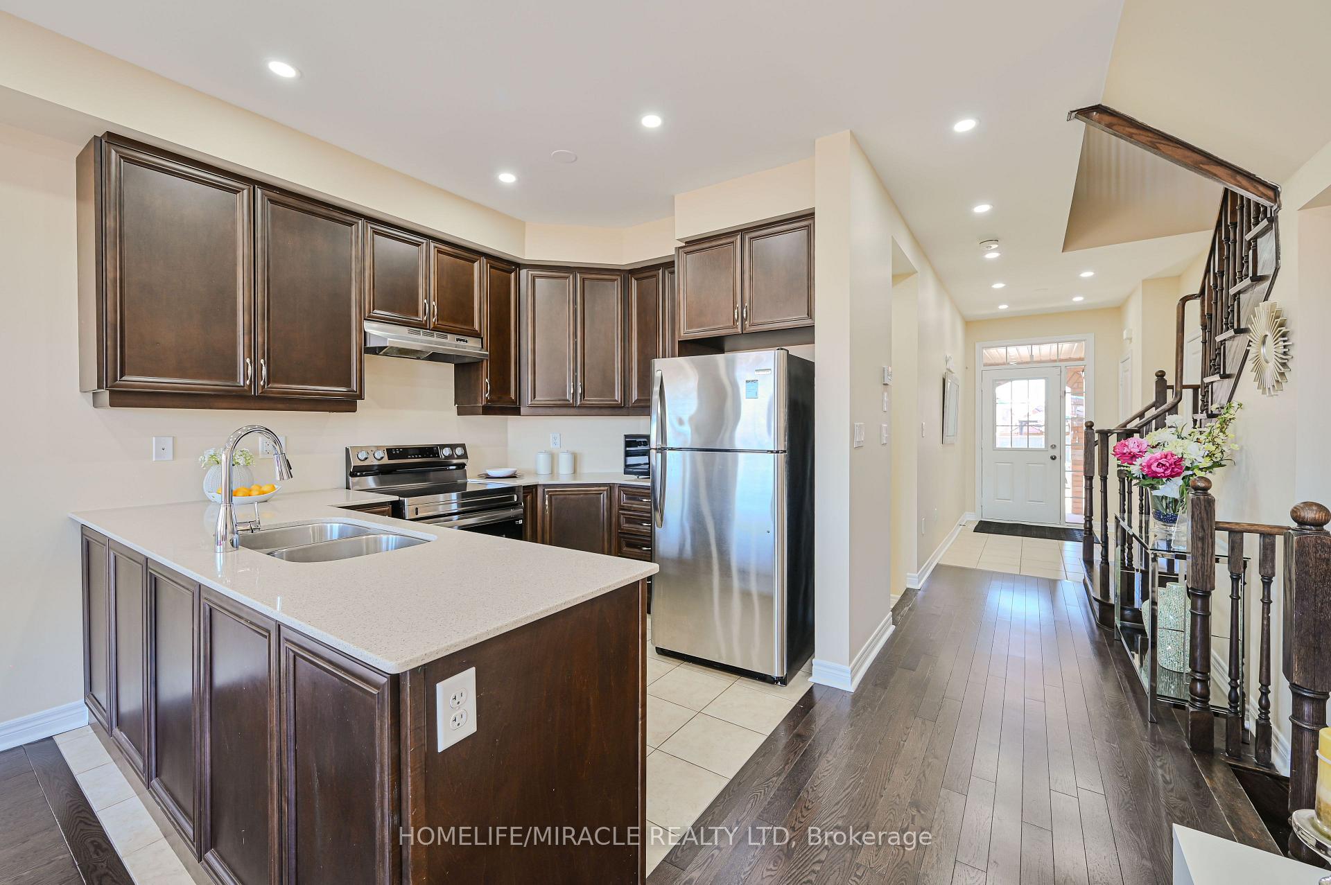 Photo 25 of 26 Hogan Manor Drive, Brampton, Brampton West — HOMEH