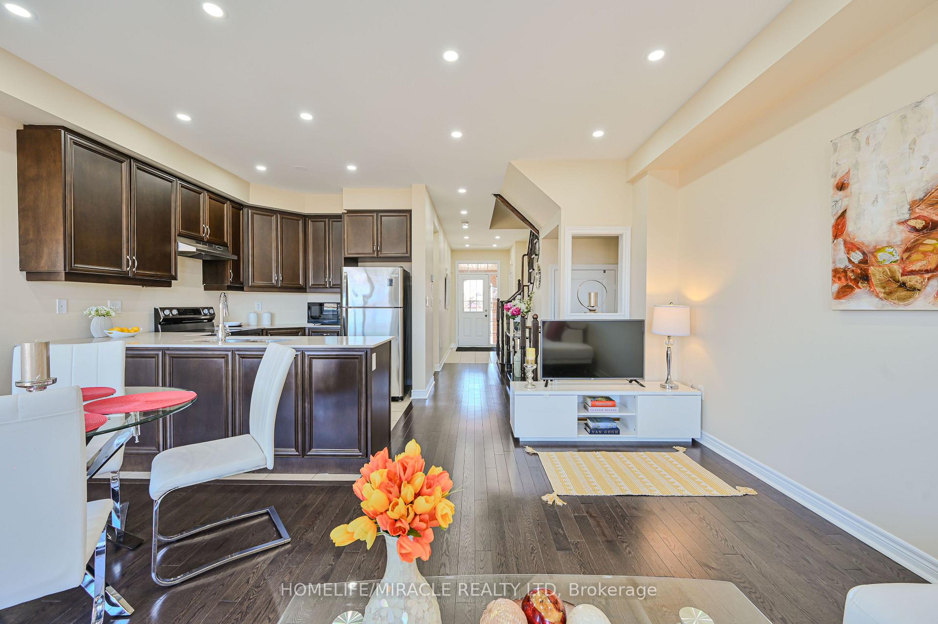 Photo 31 of 26 Hogan Manor Drive, Brampton, Brampton West — HOMEH