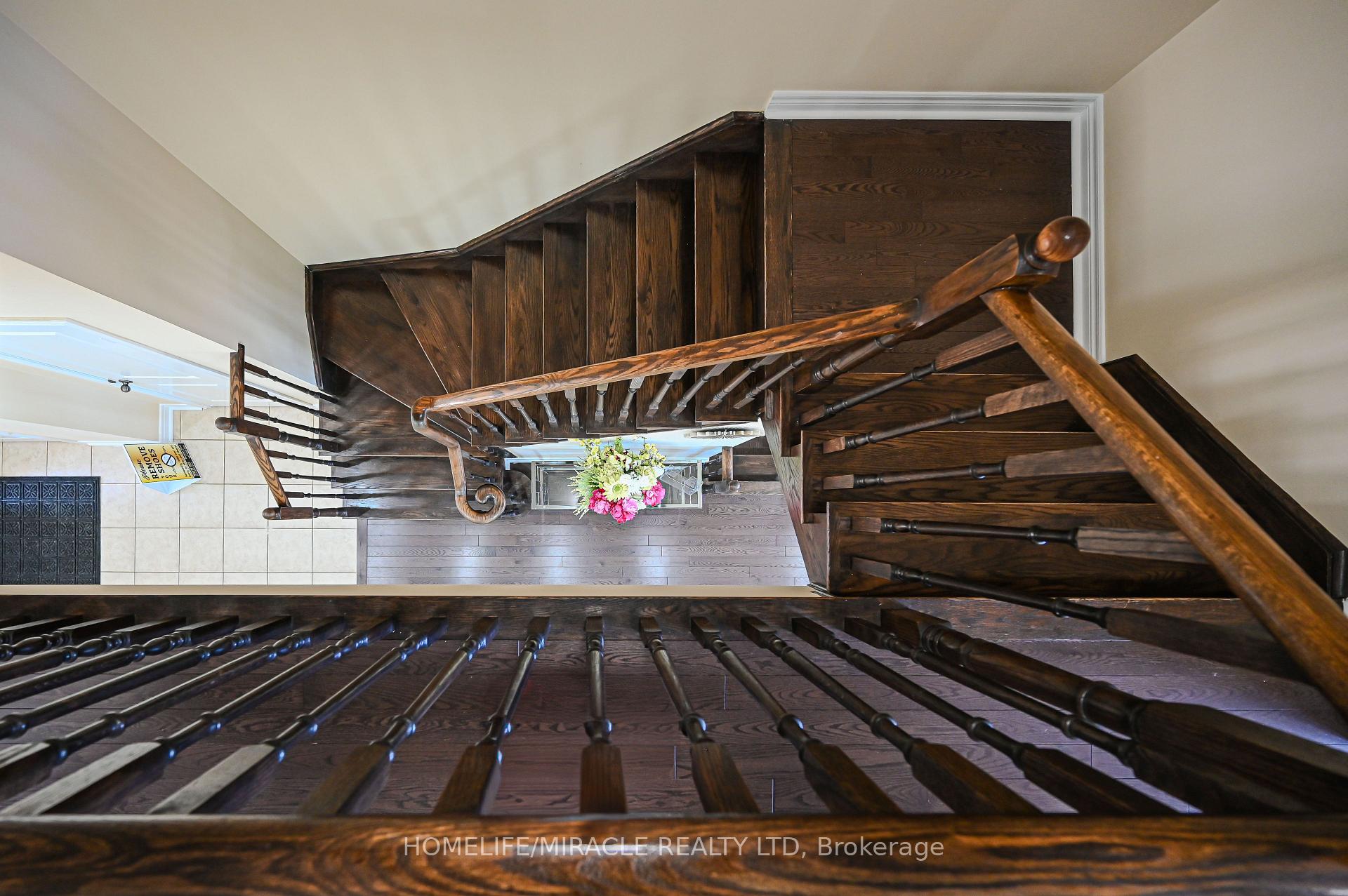 Photo 32 of 26 Hogan Manor Drive, Brampton, Brampton West — HOMEH