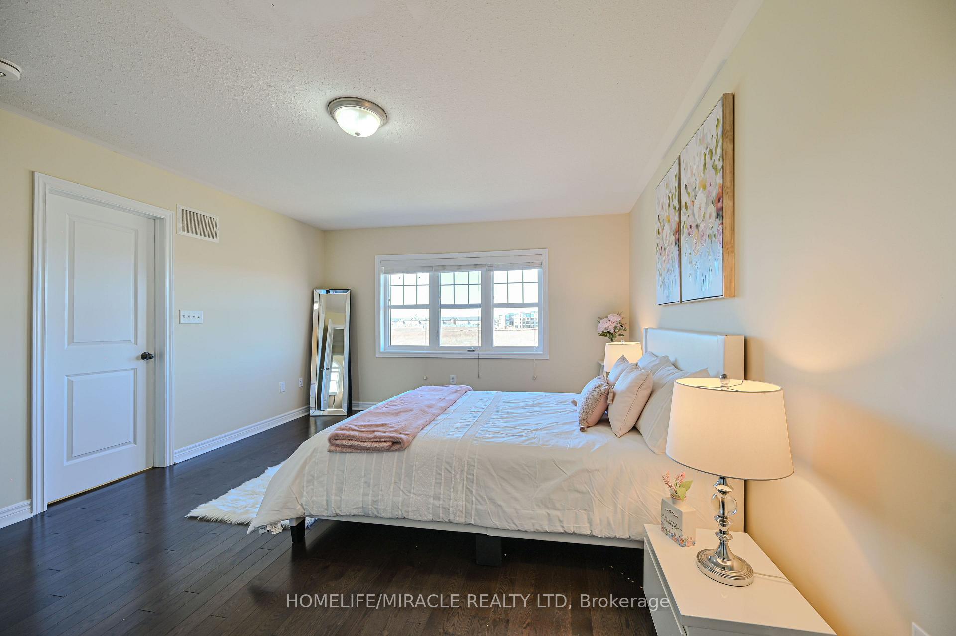 Photo 23 of 26 Hogan Manor Drive, Brampton, Brampton West — HOMEH