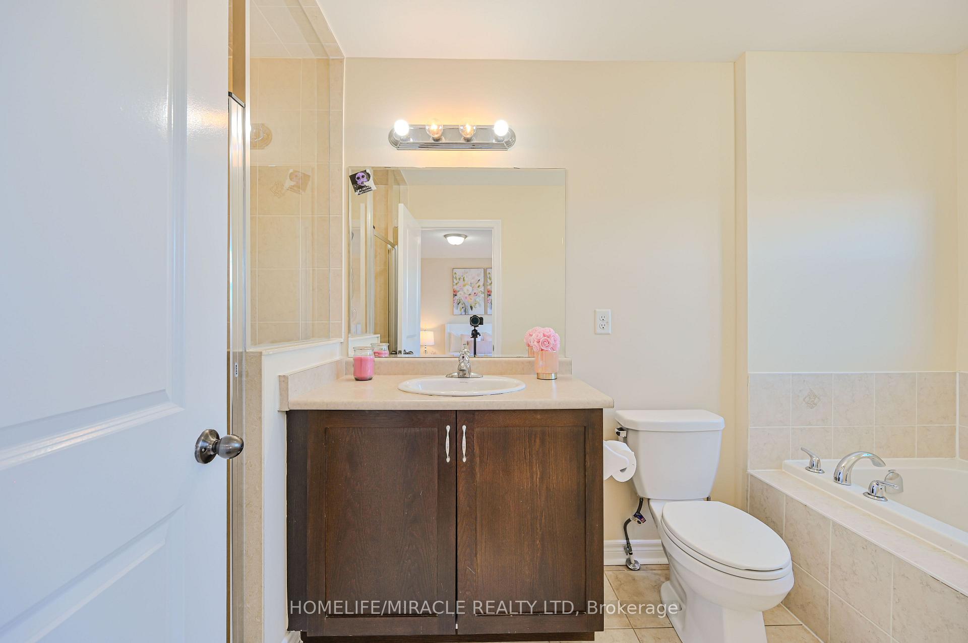 Photo 28 of 26 Hogan Manor Drive, Brampton, Brampton West — HOMEH