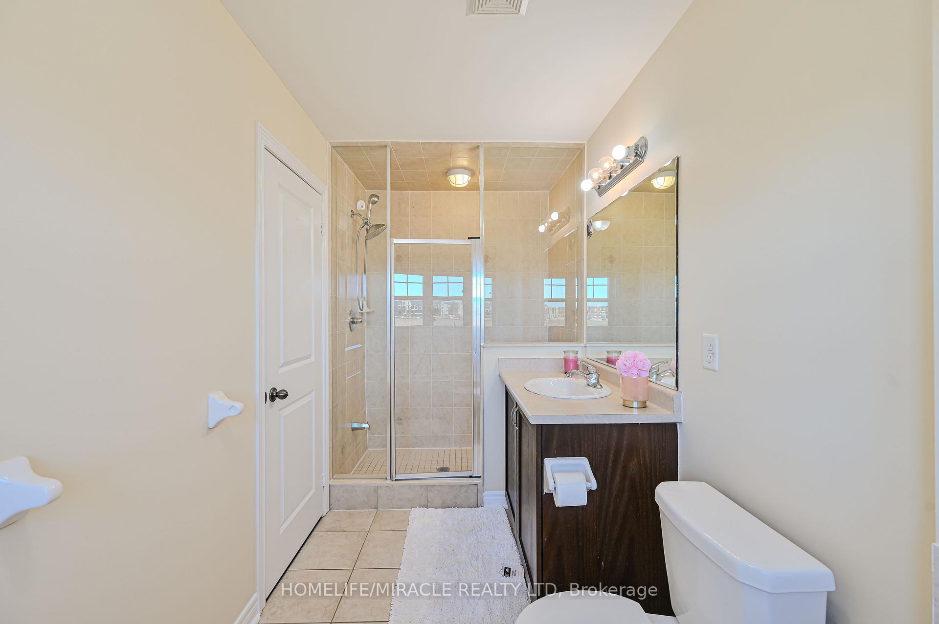 Photo 19 of 26 Hogan Manor Drive, Brampton, Brampton West — HOMEH