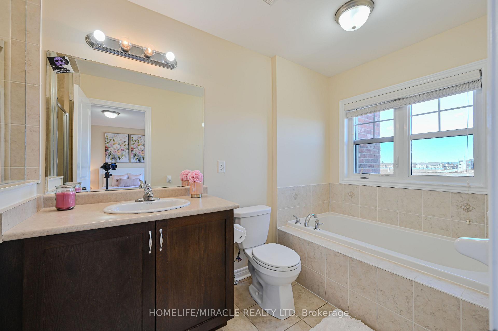 Photo 36 of 26 Hogan Manor Drive, Brampton, Brampton West — HOMEH