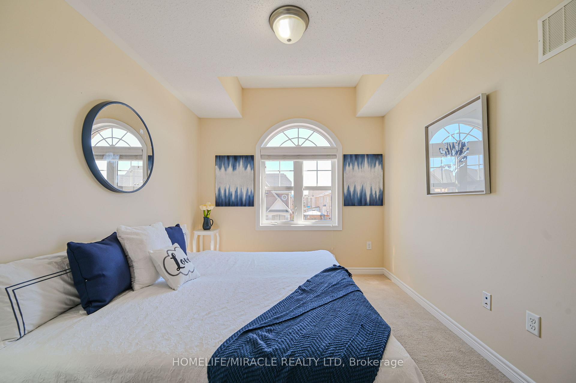 Photo 44 of 26 Hogan Manor Drive, Brampton, Brampton West — HOMEH