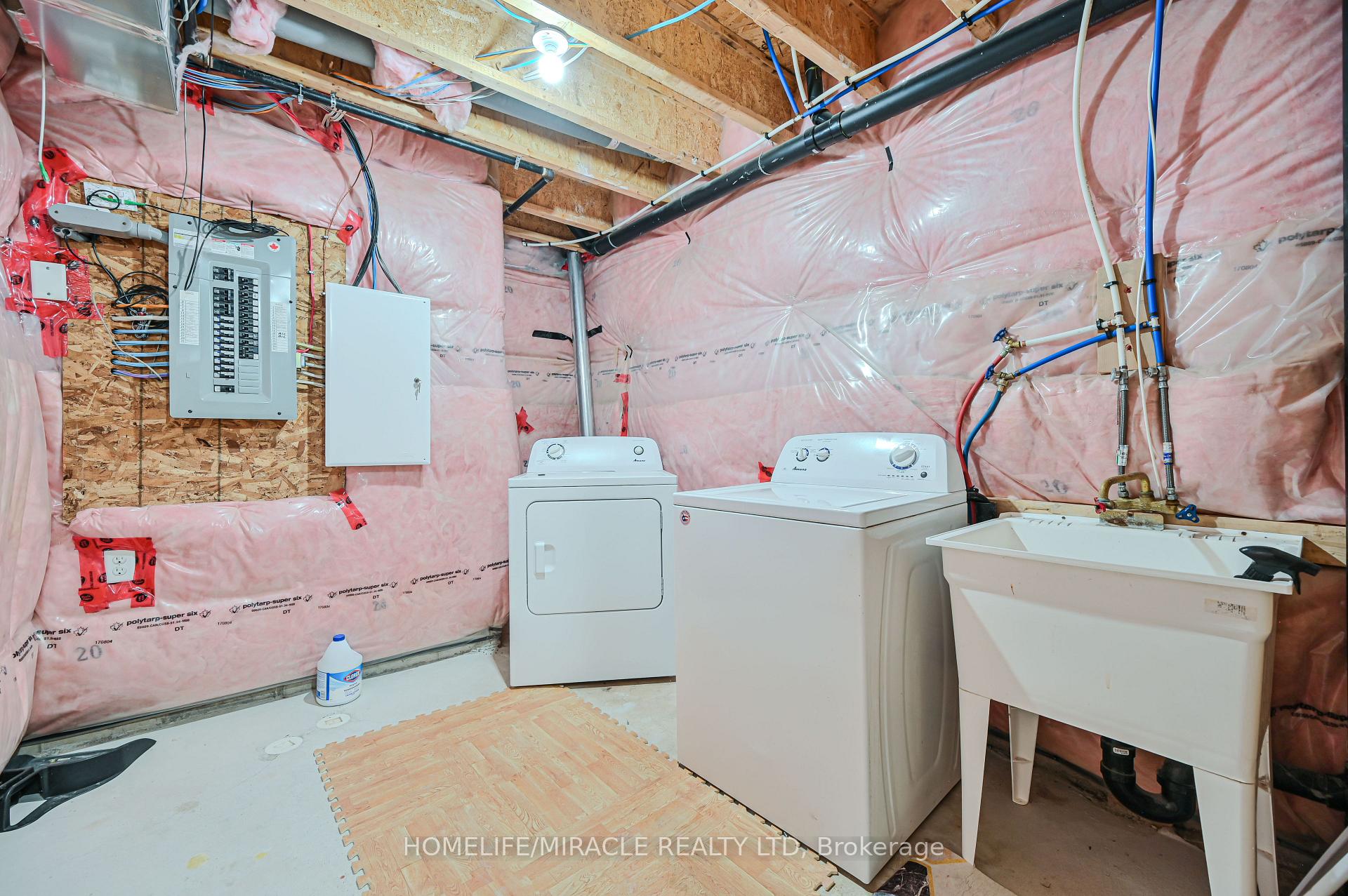Photo 49 of 26 Hogan Manor Drive, Brampton, Brampton West — HOMEH
