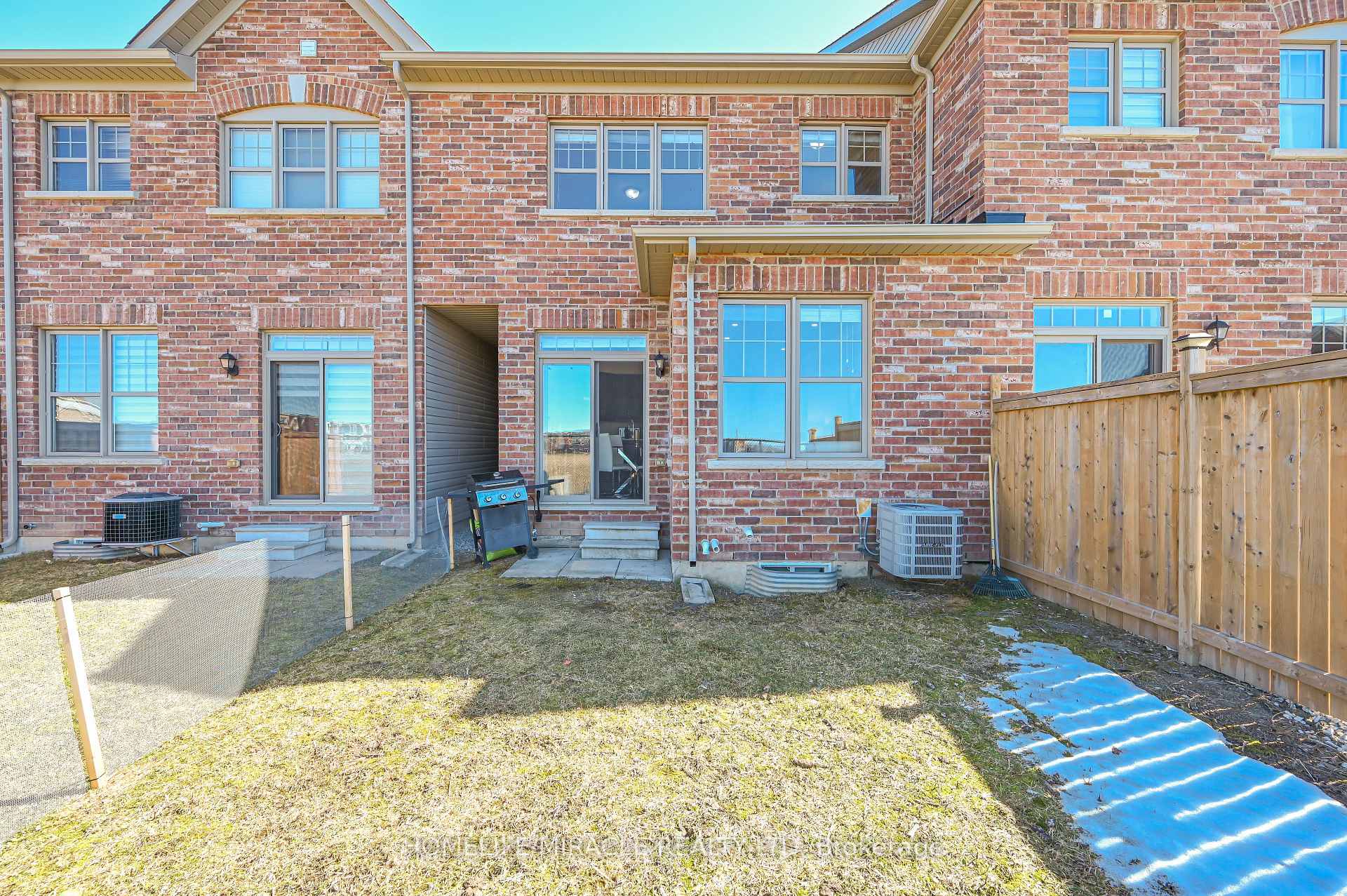 Photo 41 of 26 Hogan Manor Drive, Brampton, Brampton West — HOMEH