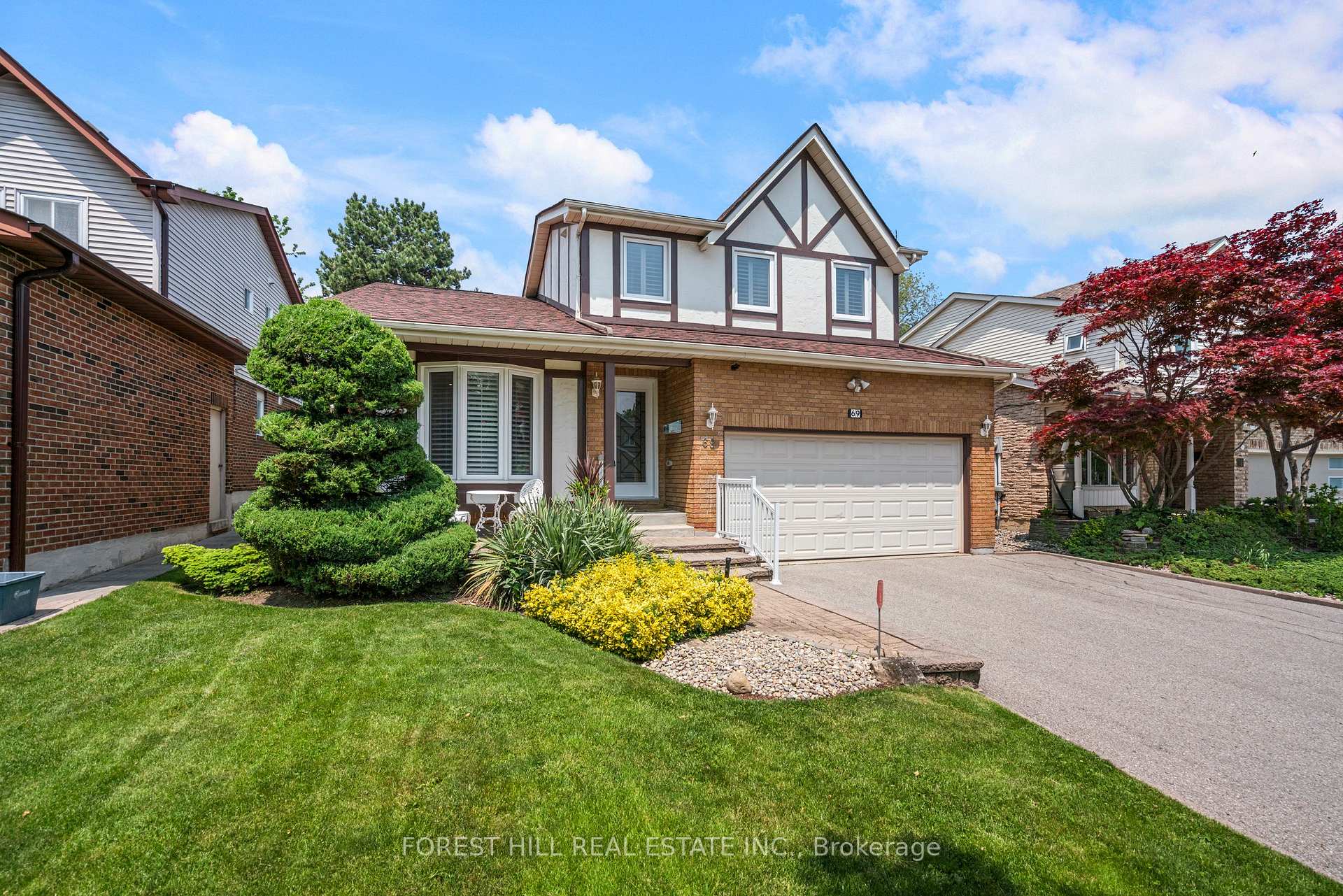 Photo 3 of 69 Breckonwood Crescent, Markham, Aileen-Willowbrook — HOMEH