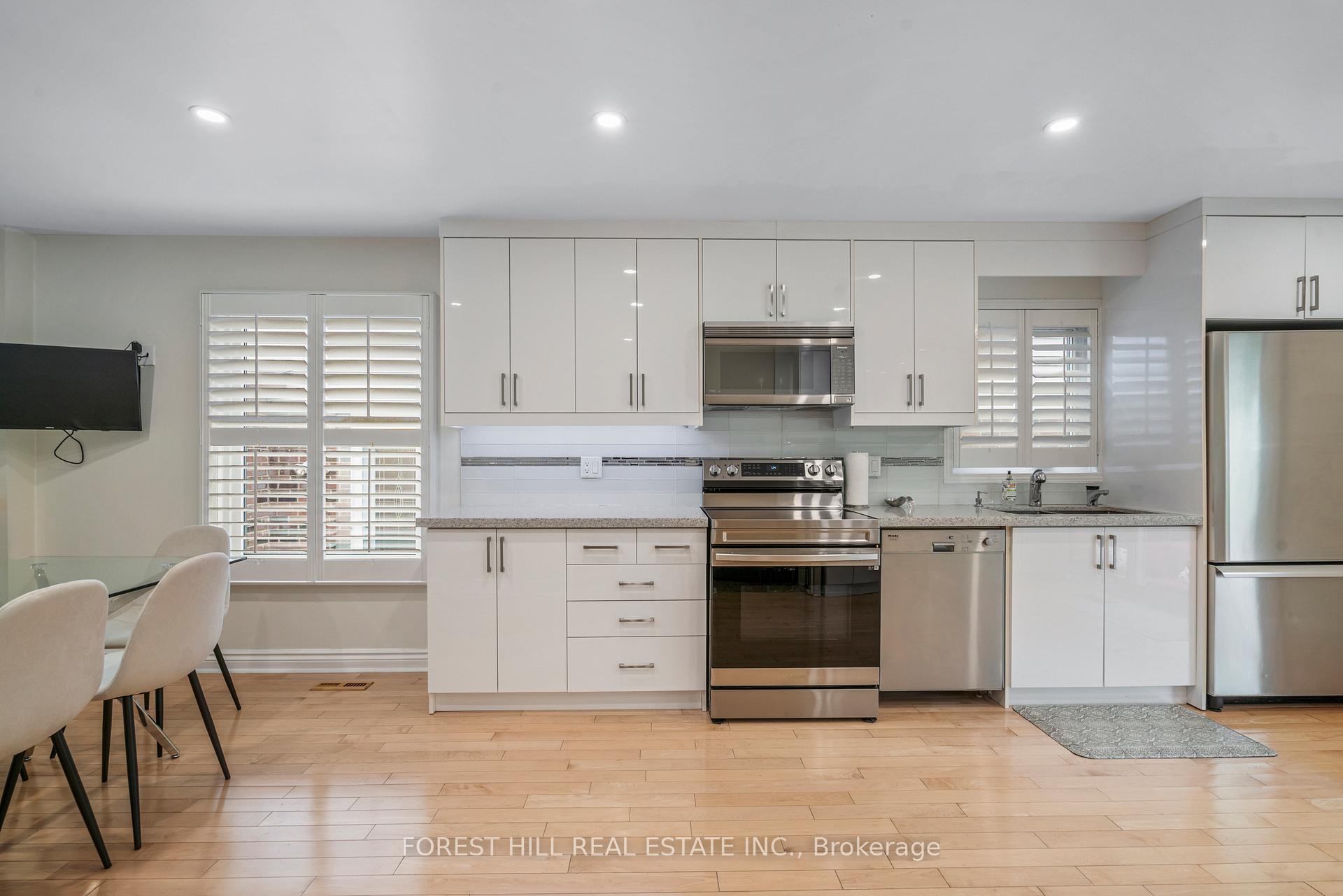 Photo 14 of 69 Breckonwood Crescent, Markham, Aileen-Willowbrook — HOMEH