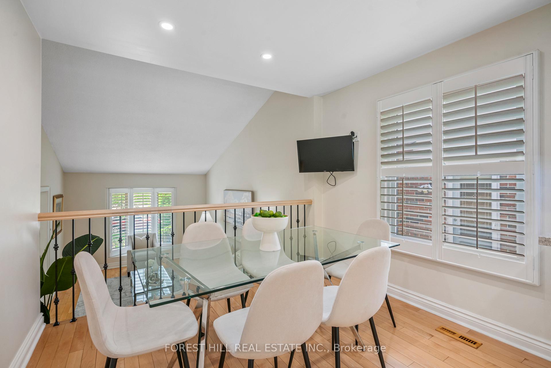 Photo 5 of 69 Breckonwood Crescent, Markham, Aileen-Willowbrook — HOMEH