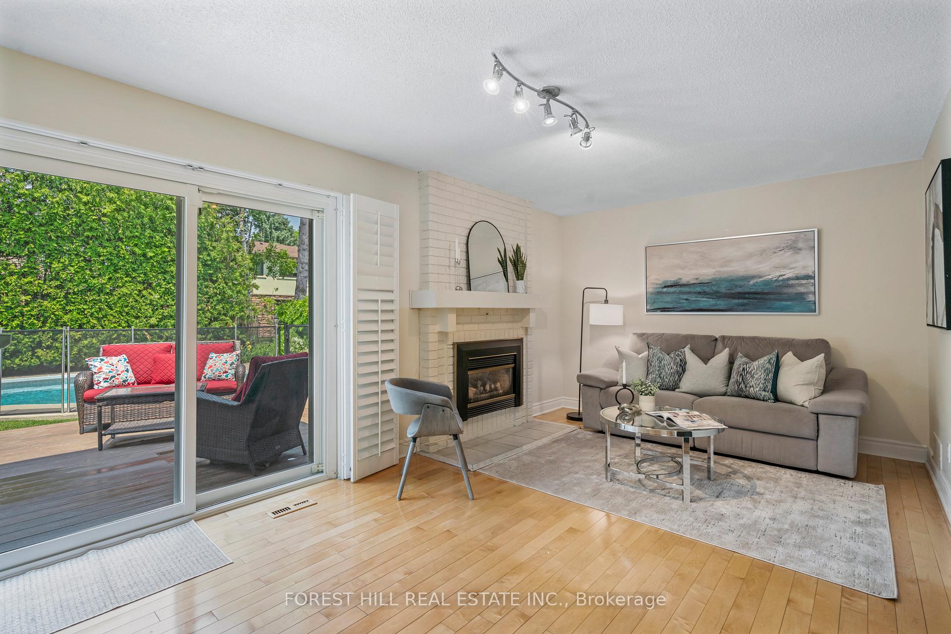 Photo 9 of 69 Breckonwood Crescent, Markham, Aileen-Willowbrook — HOMEH