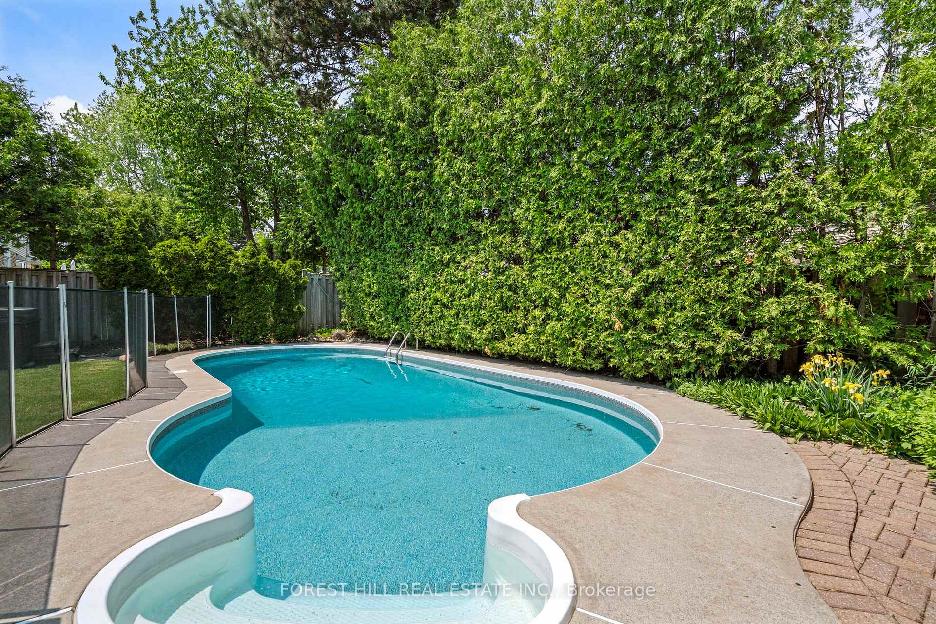 Photo 13 of 69 Breckonwood Crescent, Markham, Aileen-Willowbrook — HOMEH
