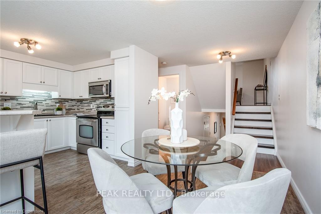 Photo 19 of 11 Madeleine Street, Kitchener — HOMEH