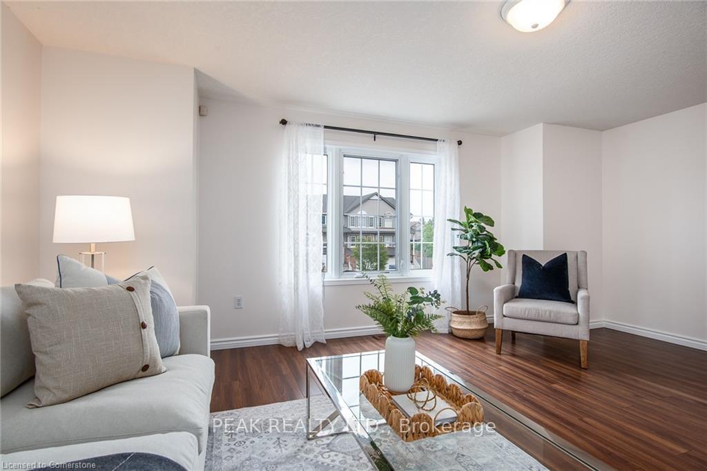 Photo 13 of 11 Madeleine Street, Kitchener — HOMEH