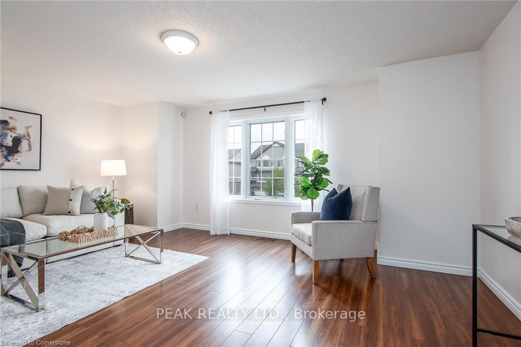 Photo 8 of 11 Madeleine Street, Kitchener — HOMEH