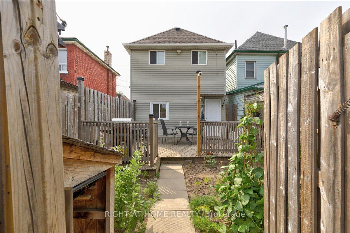 Photo 8 of 54 Fullerton Avenue, Hamilton, Gibson — HOMEH