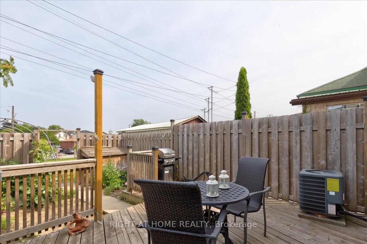 Photo 14 of 54 Fullerton Avenue, Hamilton, Gibson — HOMEH