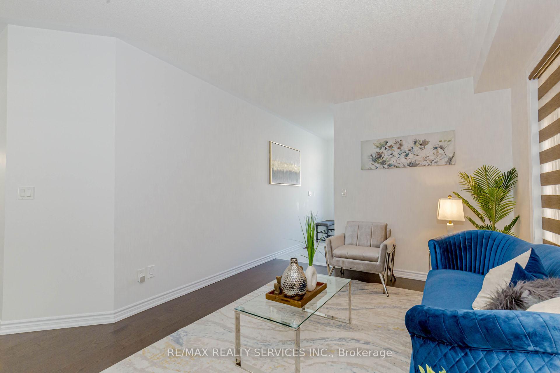 Photo 3 of 17 Seymour Road, Brampton, Sandringham-Wellington North — HOMEH