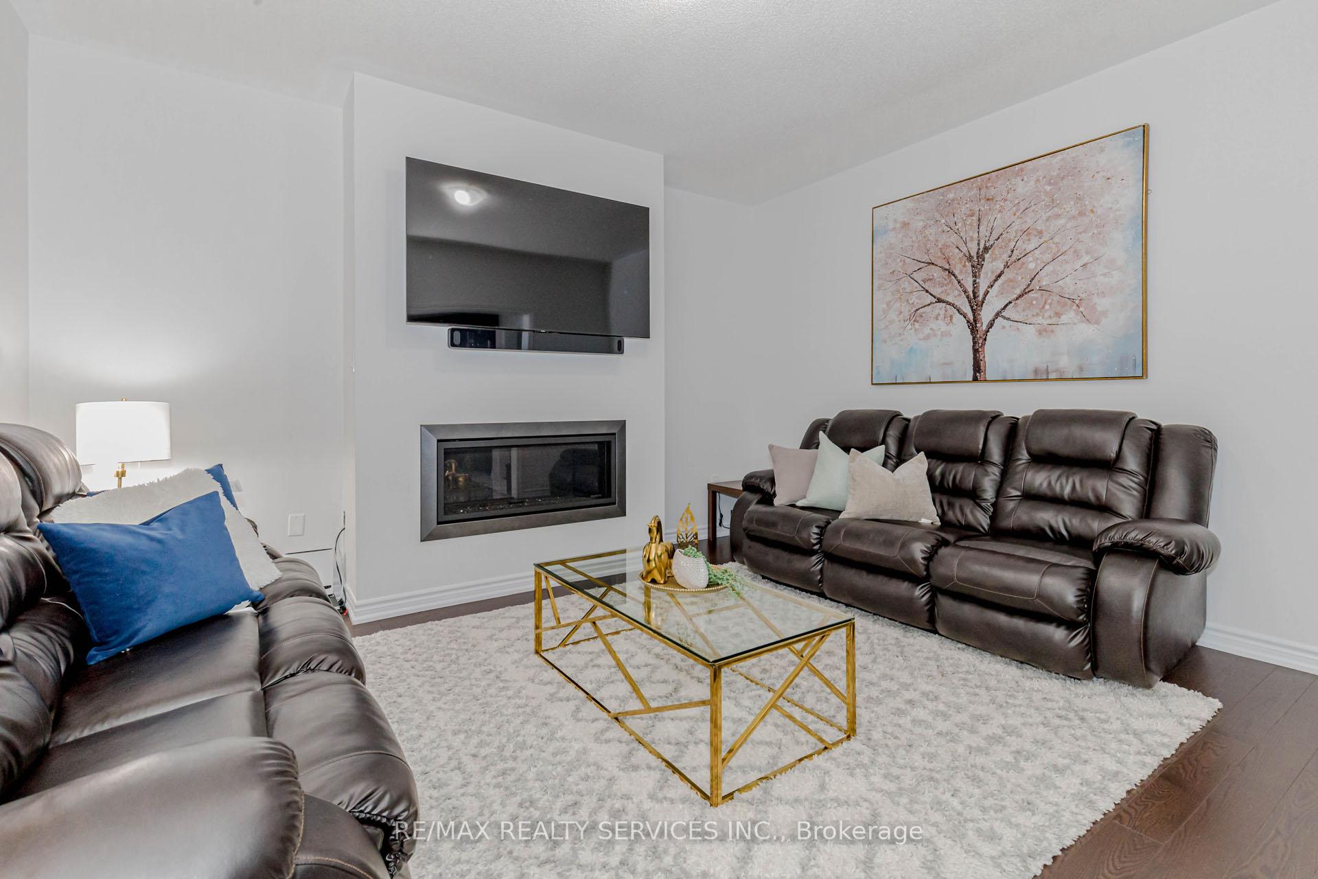 Photo 18 of 17 Seymour Road, Brampton, Sandringham-Wellington North — HOMEH