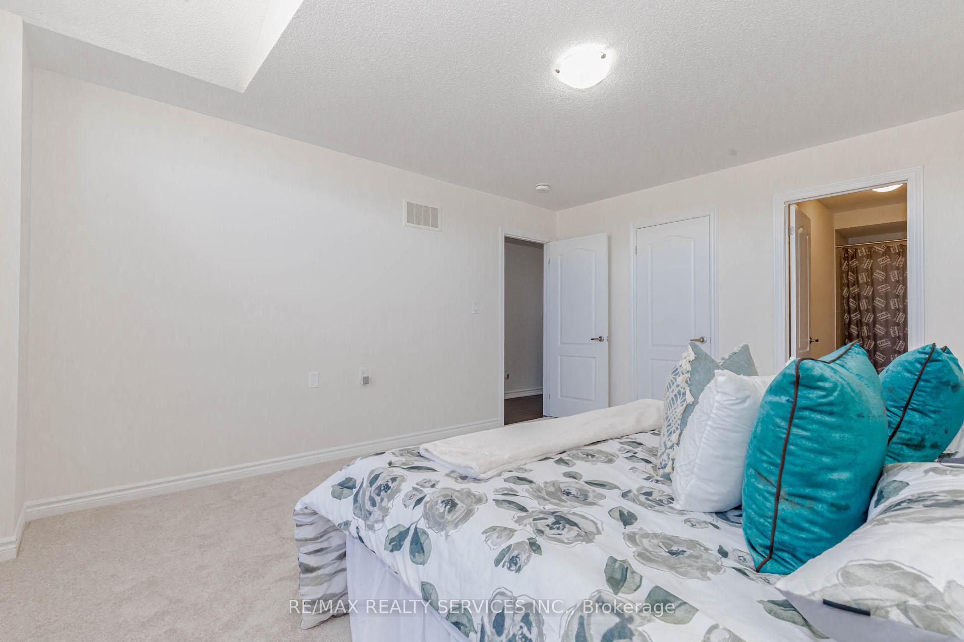 Photo 34 of 17 Seymour Road, Brampton, Sandringham-Wellington North — HOMEH