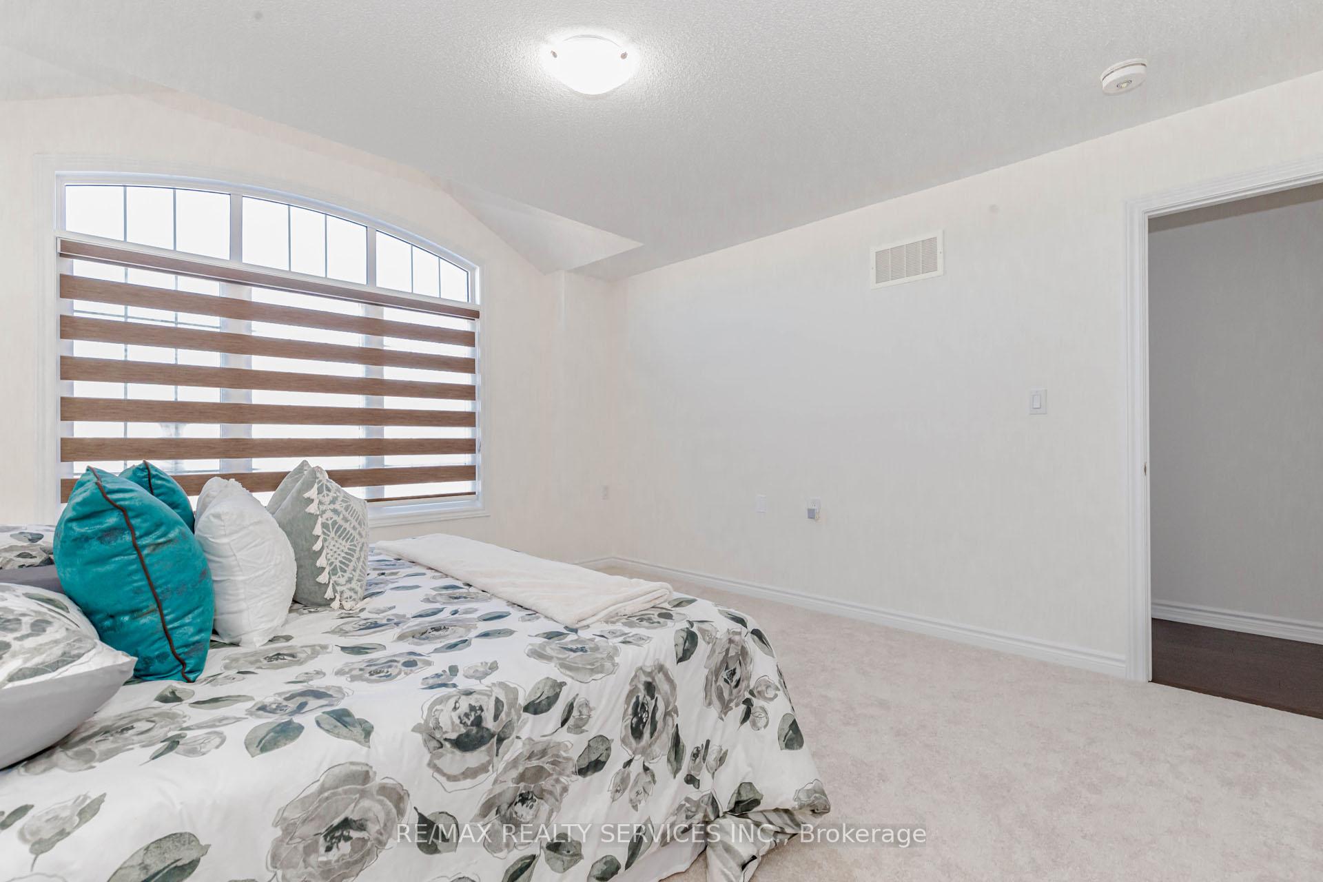 Photo 33 of 17 Seymour Road, Brampton, Sandringham-Wellington North — HOMEH