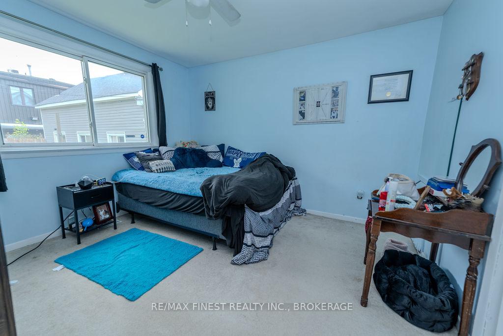 Photo 7 of 559 MacDonnell Street, Kingston, East of Sir John A. Blvd — HOMEH