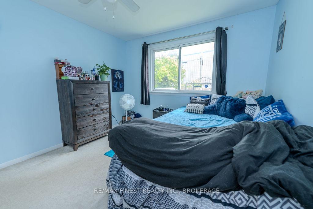 Photo 11 of 559 MacDonnell Street, Kingston, East of Sir John A. Blvd — HOMEH