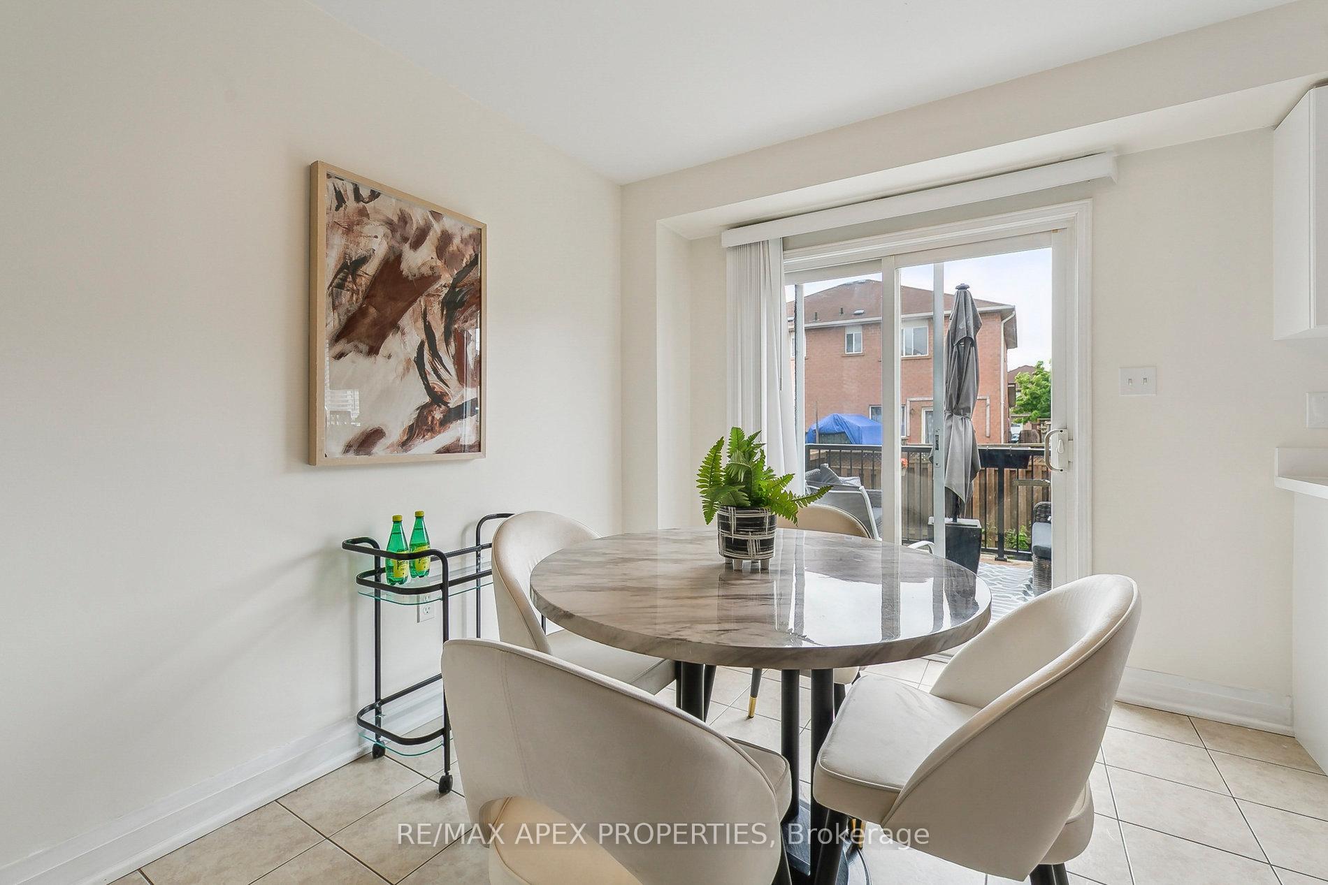 Photo 12 of 57 Roadmaster Lane, Brampton, Fletcher's Meadow — HOMEH