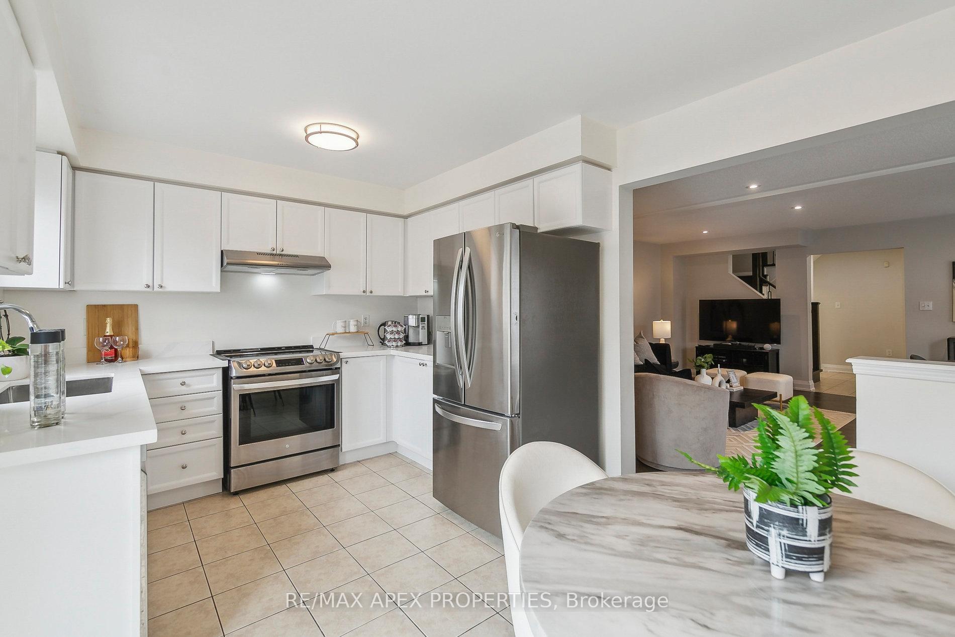 Photo 18 of 57 Roadmaster Lane, Brampton, Fletcher's Meadow — HOMEH