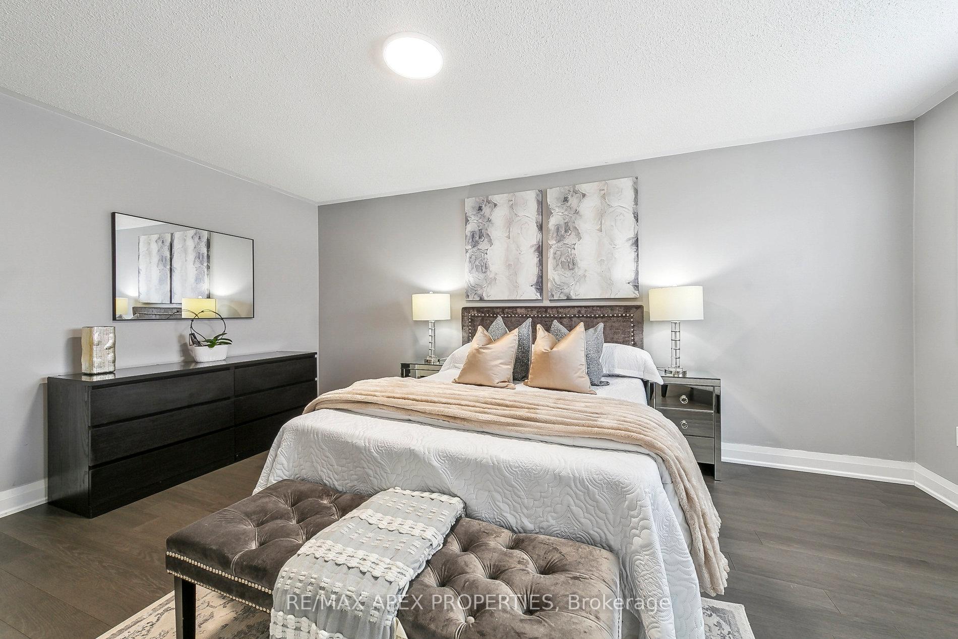 Photo 32 of 57 Roadmaster Lane, Brampton, Fletcher's Meadow — HOMEH