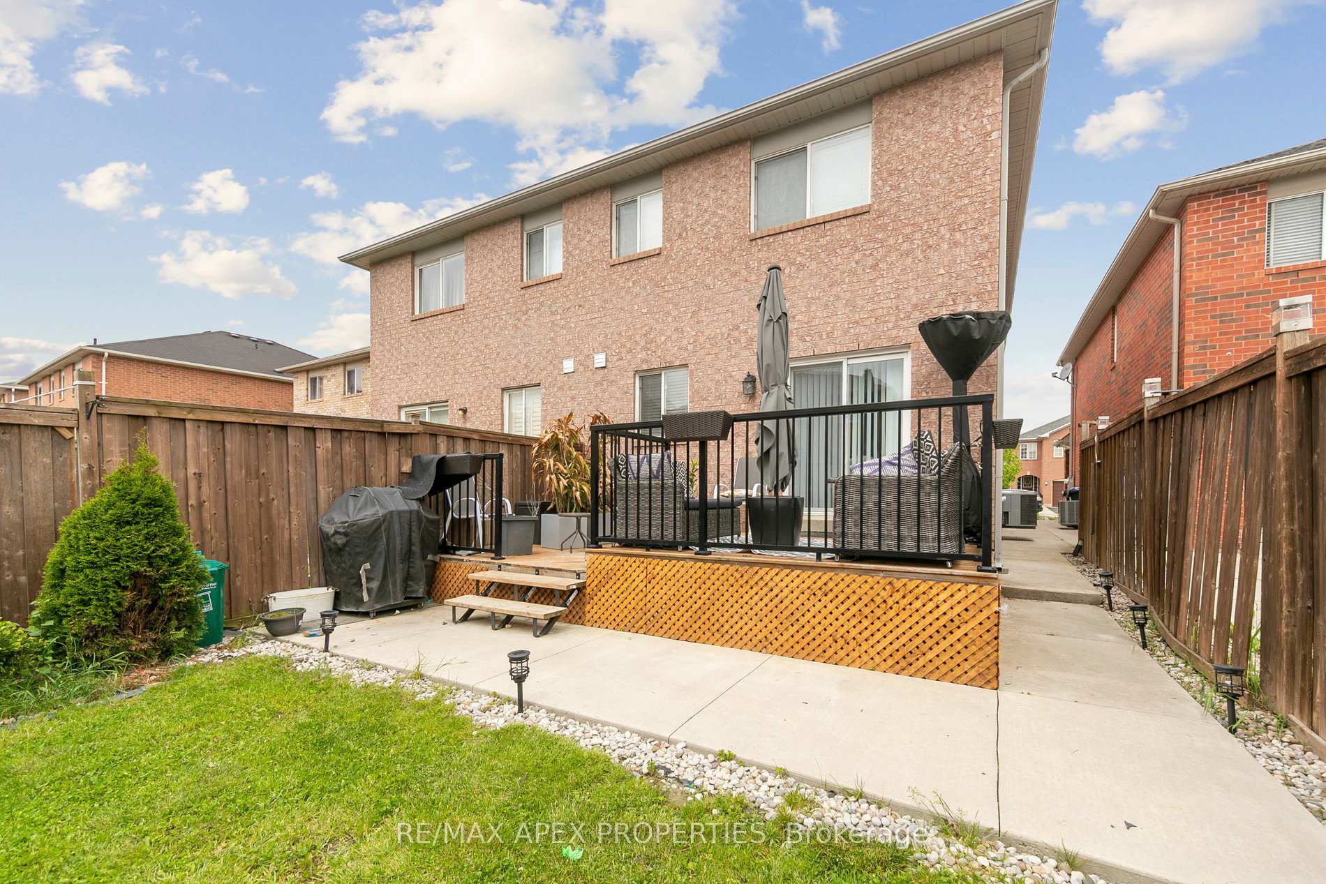 Photo 37 of 57 Roadmaster Lane, Brampton, Fletcher's Meadow — HOMEH