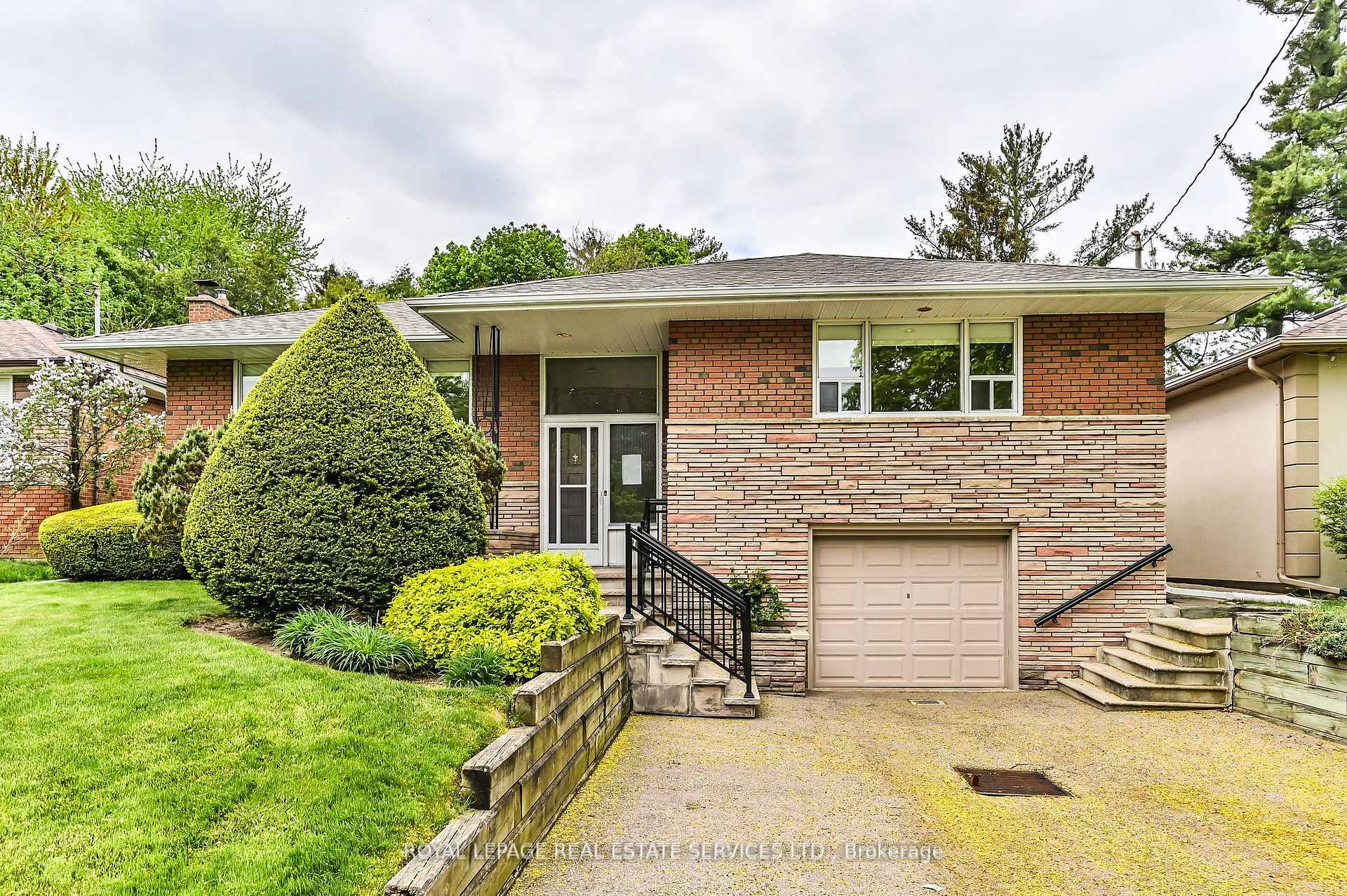 Photo 1 of 20 Munhall Road, Etobicoke, Humber Heights — HOMEH