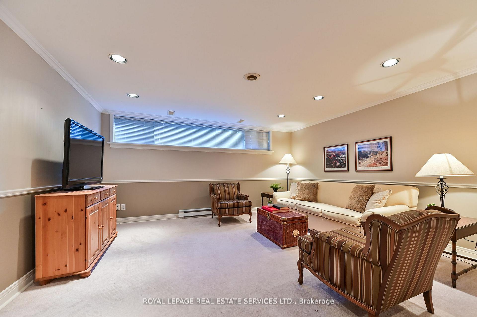 Photo 22 of 20 Munhall Road, Etobicoke, Humber Heights — HOMEH