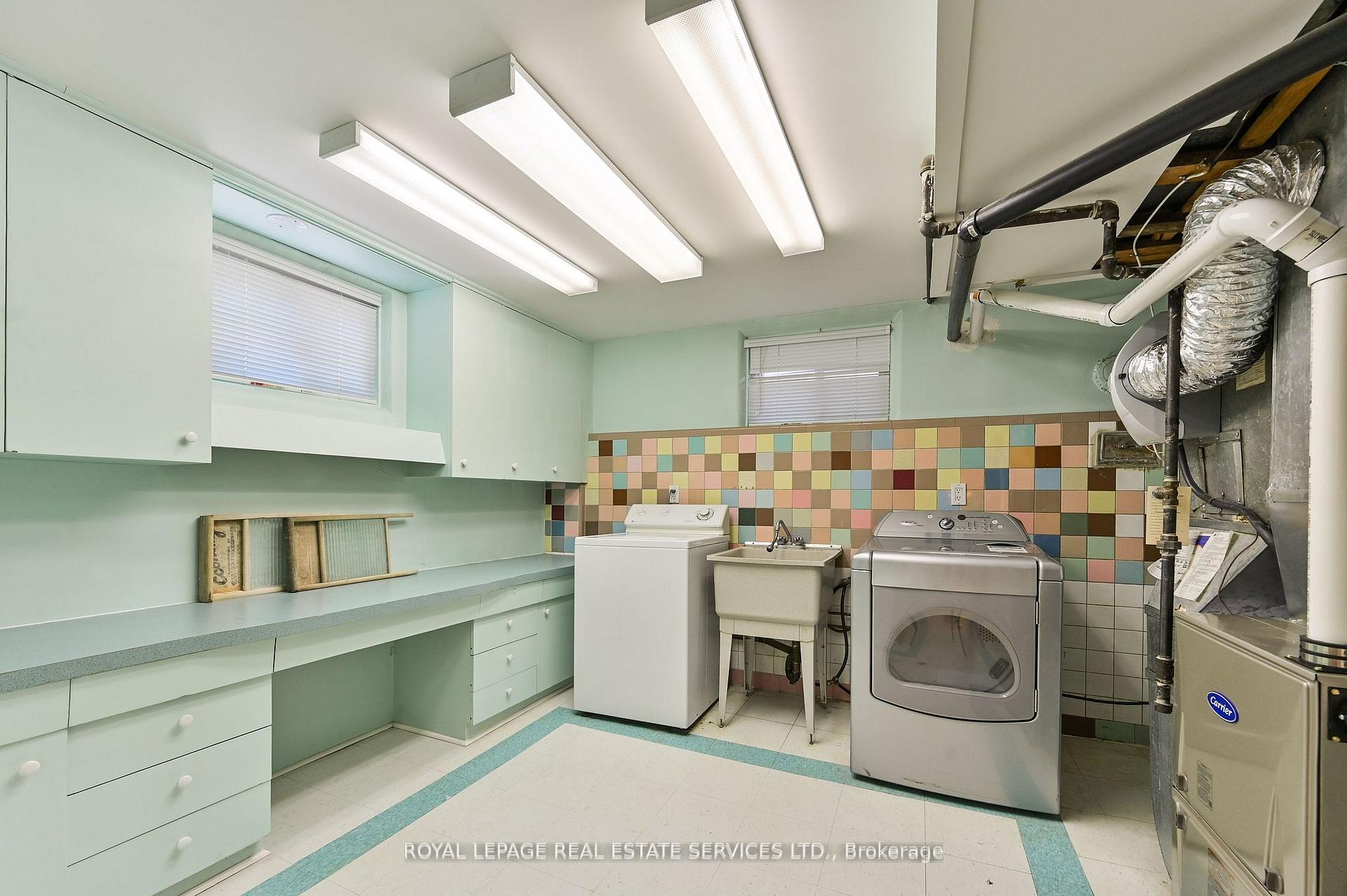 Photo 19 of 20 Munhall Road, Etobicoke, Humber Heights — HOMEH