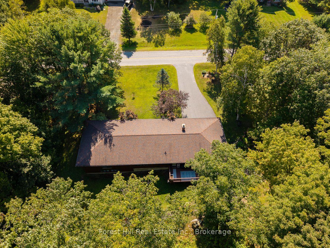Photo 3 of 17 Skerryvore Circle, McDougall — HOMEH