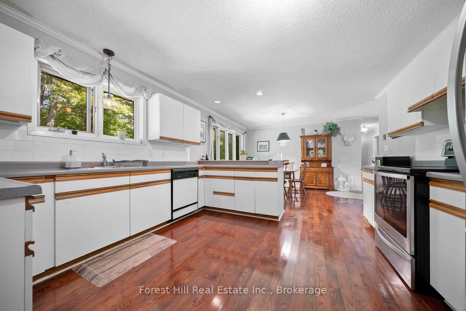 Photo 10 of 17 Skerryvore Circle, McDougall — HOMEH