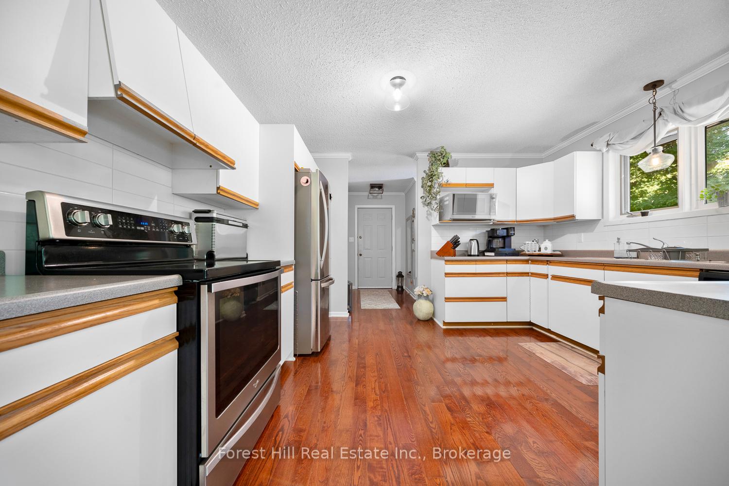 Photo 15 of 17 Skerryvore Circle, McDougall — HOMEH