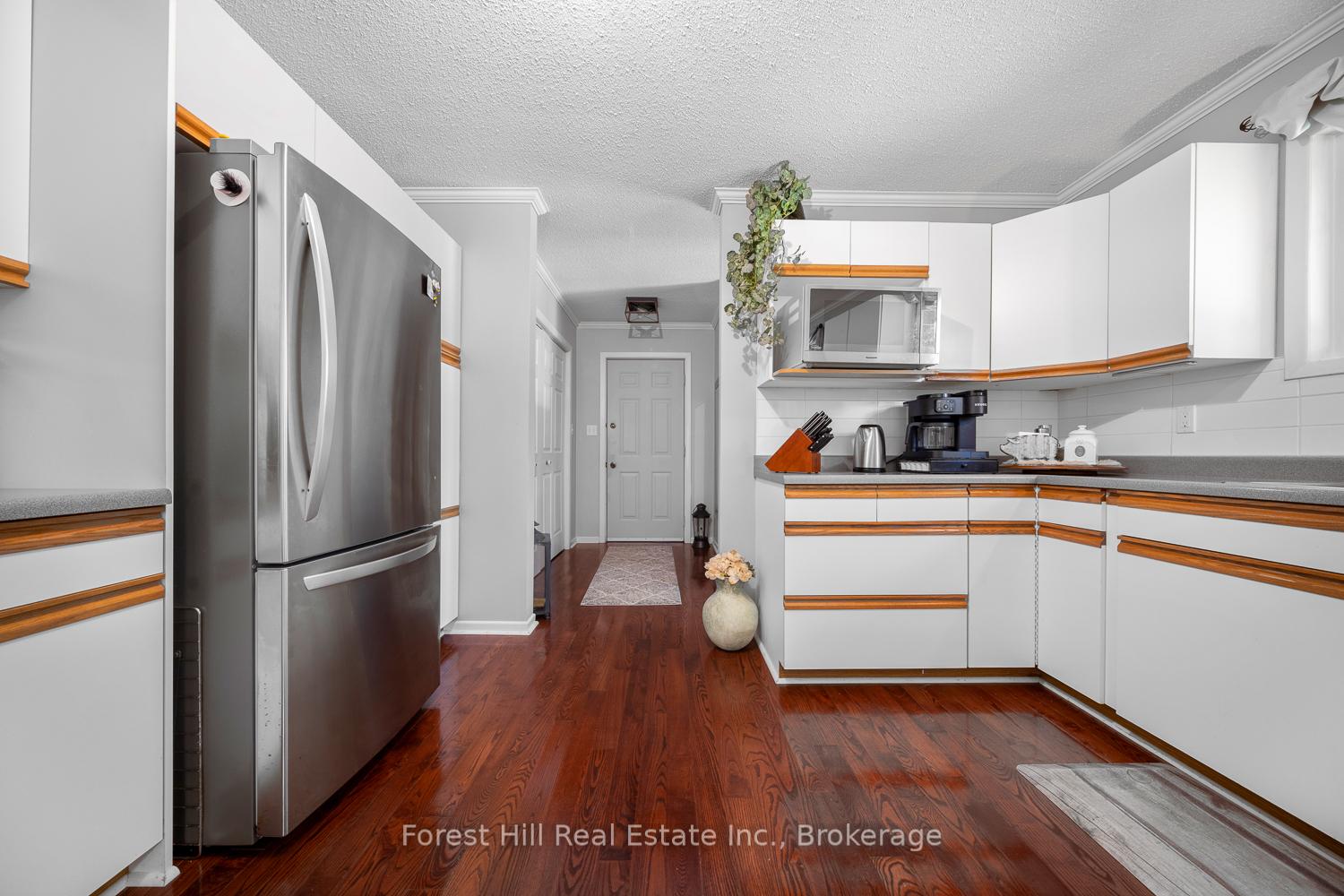 Photo 7 of 17 Skerryvore Circle, McDougall — HOMEH