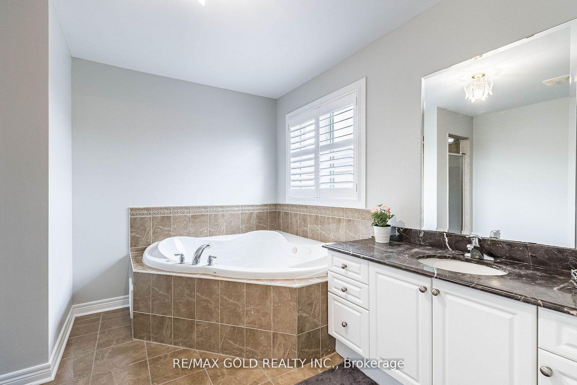 Photo 10 of 251 Father Tobin Road, Brampton, Sandringham-Wellington — HOMEH